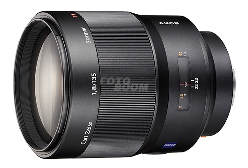 135mm f/1.8 ZA Sonnar T 135mm f/1.8 ZA Sonnar T
