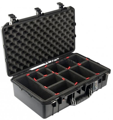 Maleta 1555 Air Negra con TrekPak Maleta 1555 Air Negra con TrekPak