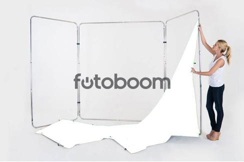 LLLB7627 Tela para fondo Panorámico 4 x 2,3m - Blanco LLLB7627 Tela para fondo Panorámico 4 x 2,3m - Blanco