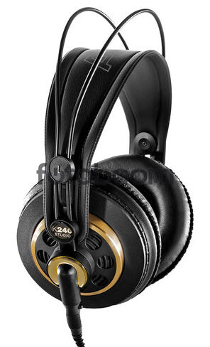 AKG K240
